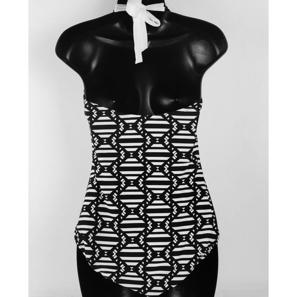 Cleanwater Geometric Slimming Deep Cut Swimsuit - Picture 3 of 6